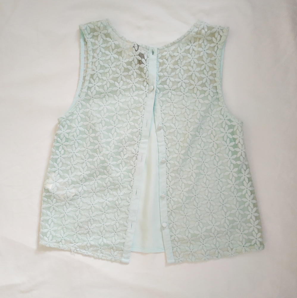 NWOT | H&M Floral Embroided Back Blouse